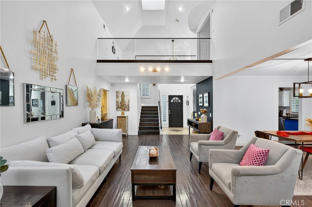 Photo of Listing #SR25219485