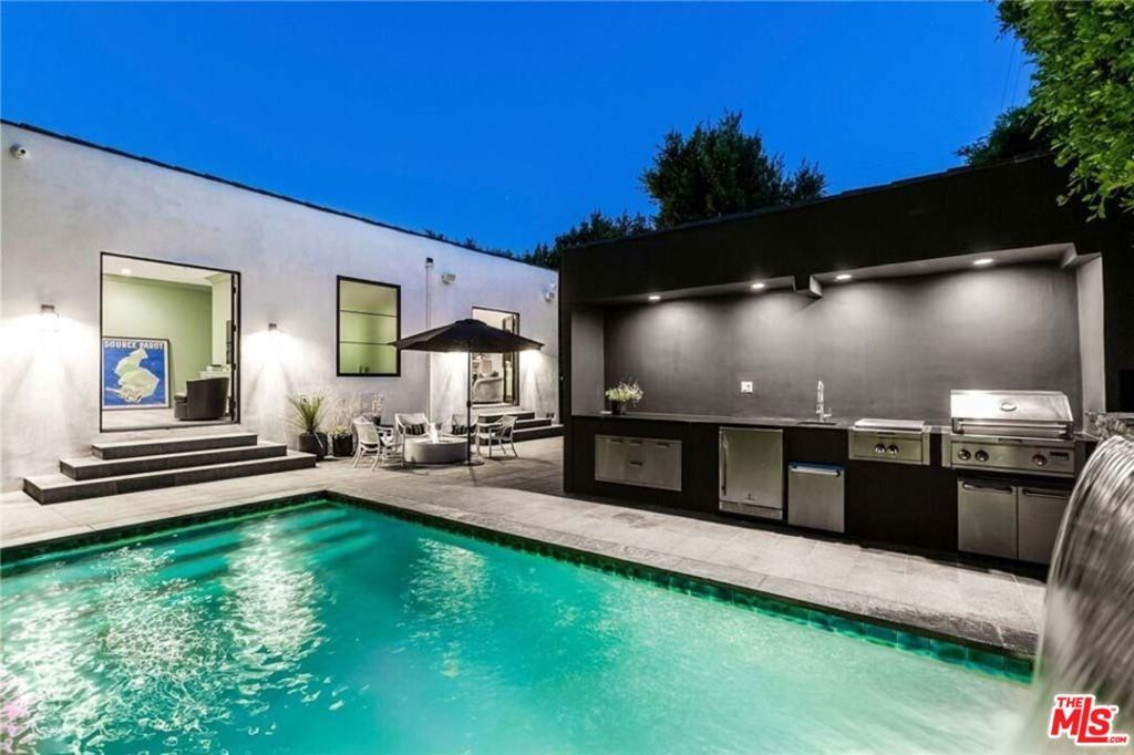 Photo of Listing #25595047