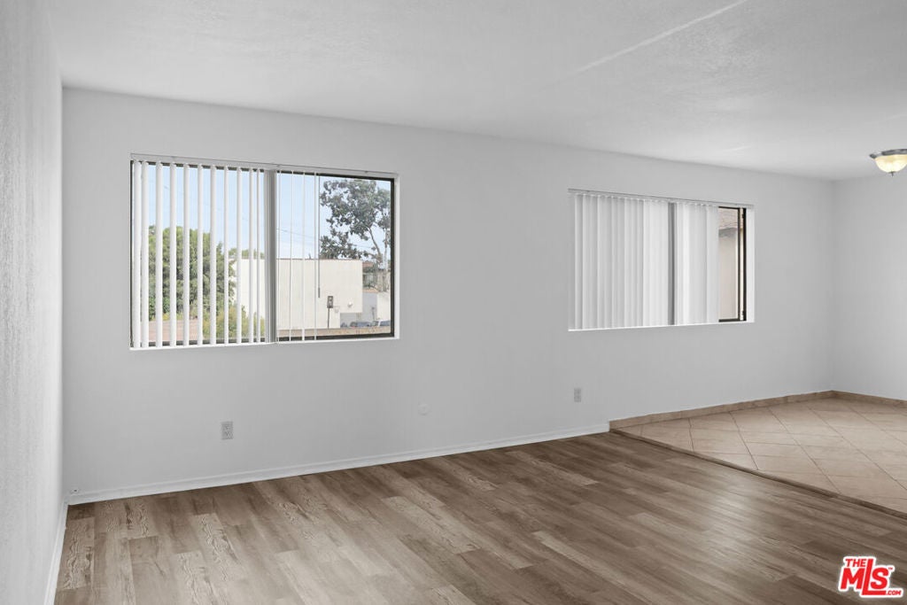 Photo of Listing #25595291