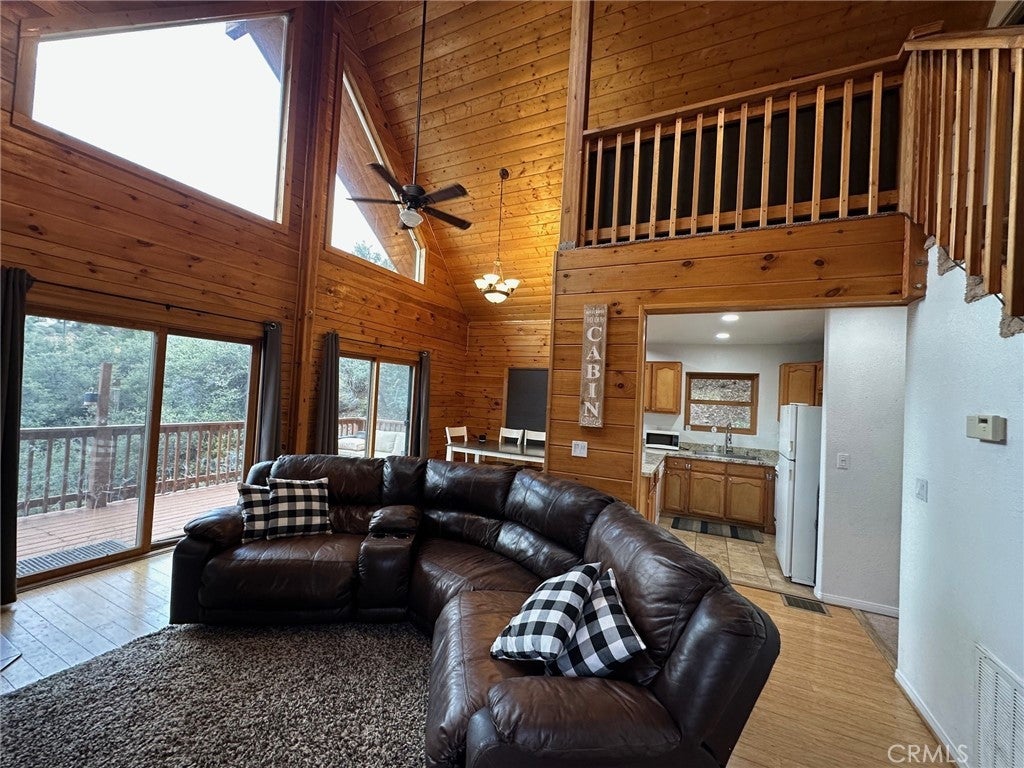 Photo of Listing #SR25222201