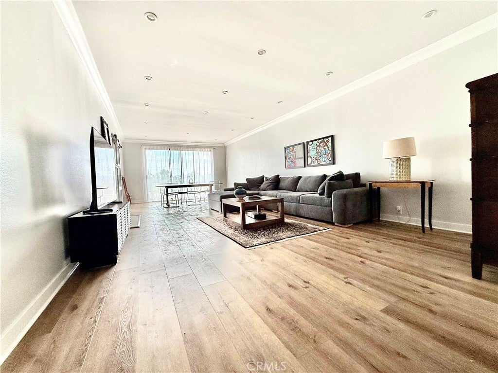 Photo of Listing #SR25222861