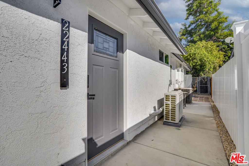 Photo of Listing #25596881