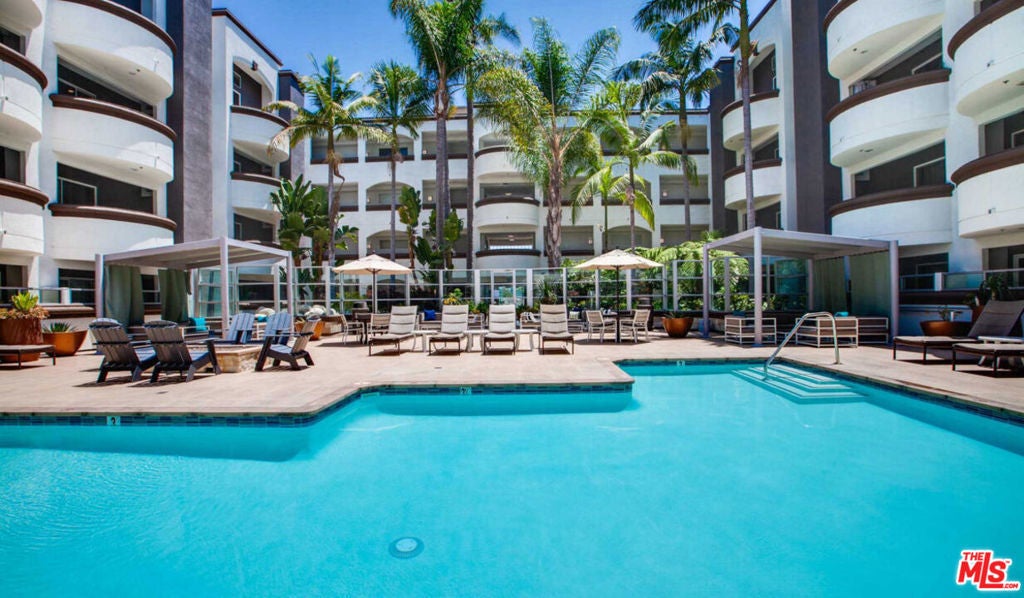 Photo of Listing #25597039