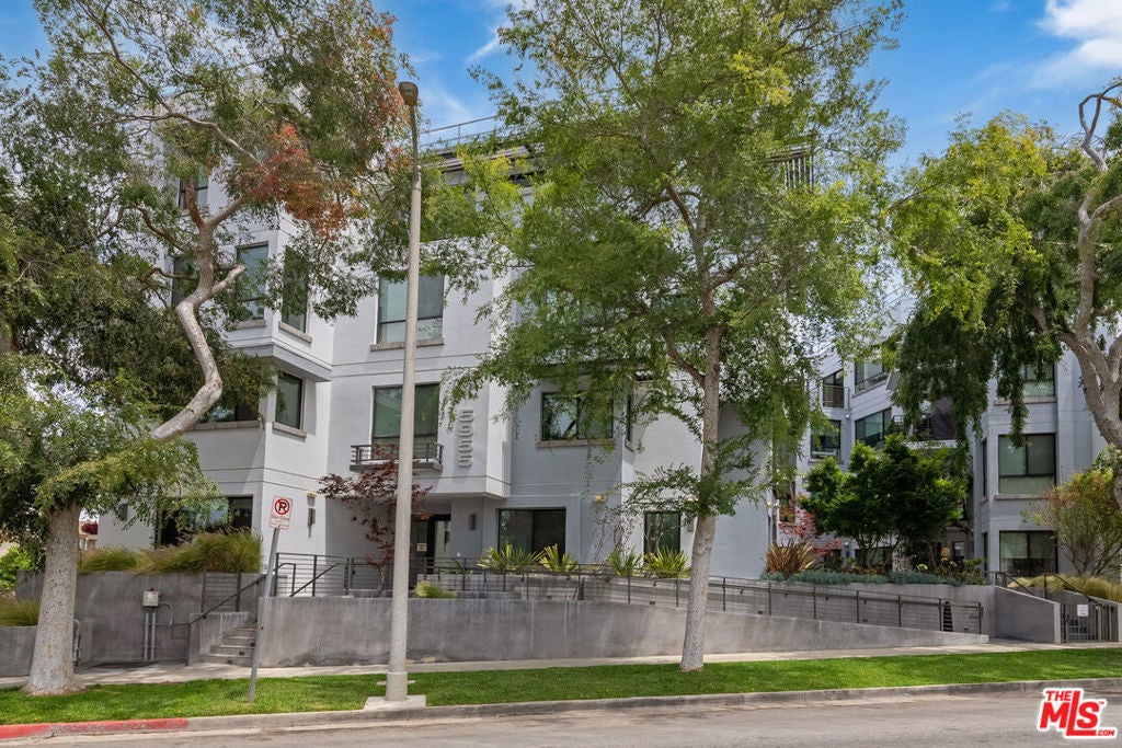 Photo of Listing #25597211