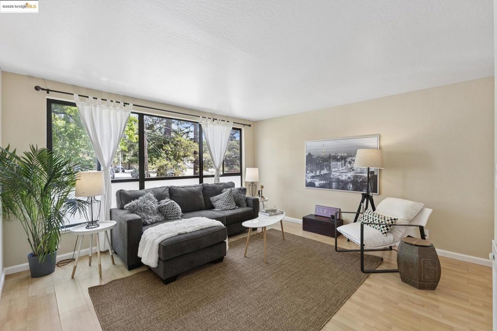 Photo of Listing #41112732