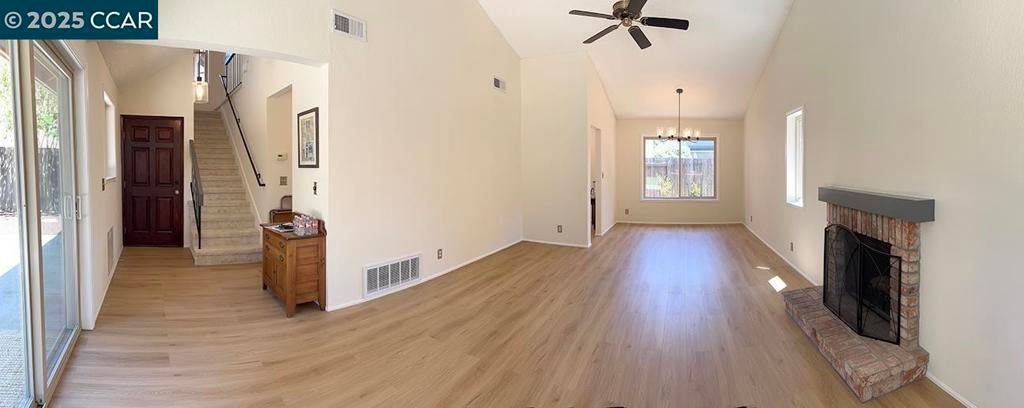 Photo of Listing #41112798