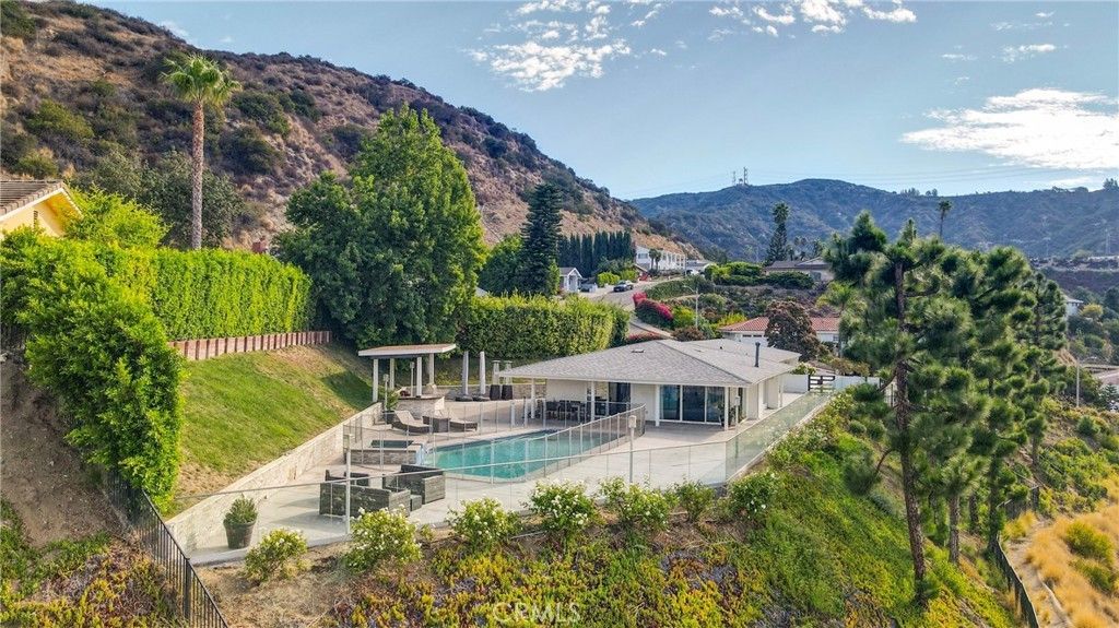 2461 Allanjay Place, Glendale