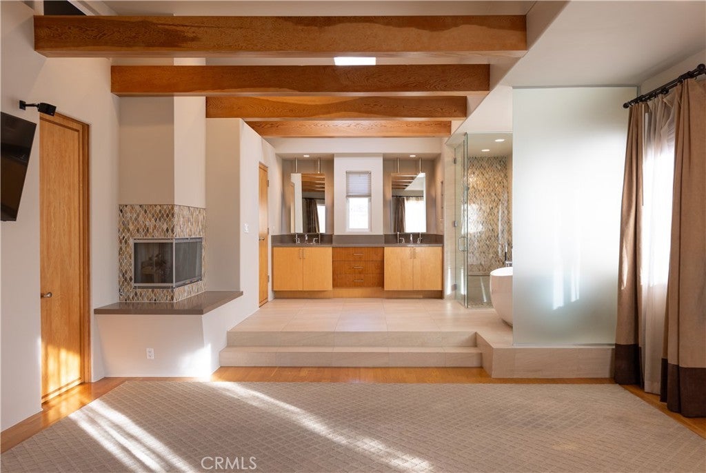 Photo of Listing #SB25226124