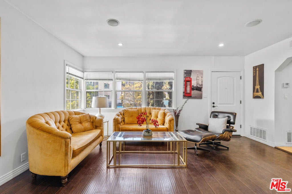 Photo of Listing #25598451