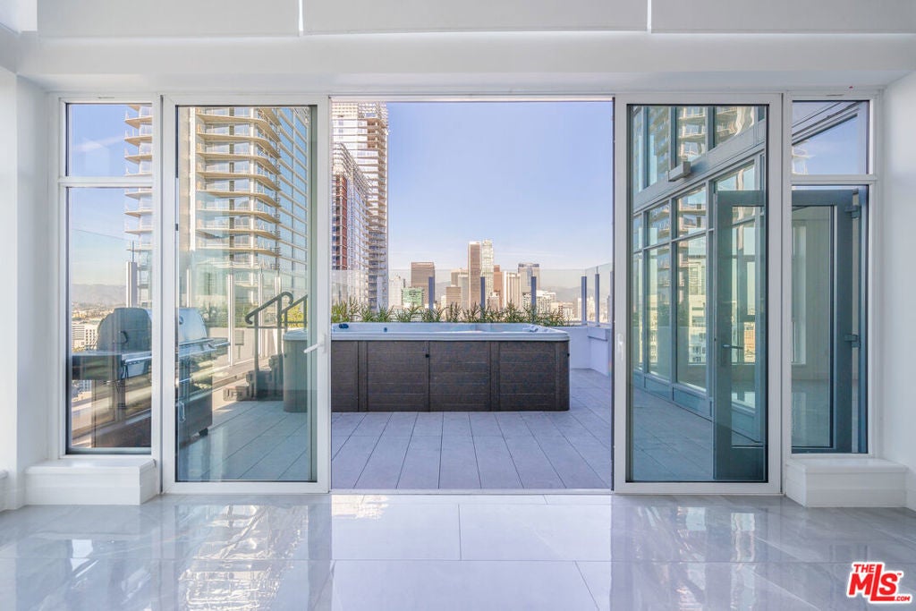 Photo of Listing #25598697