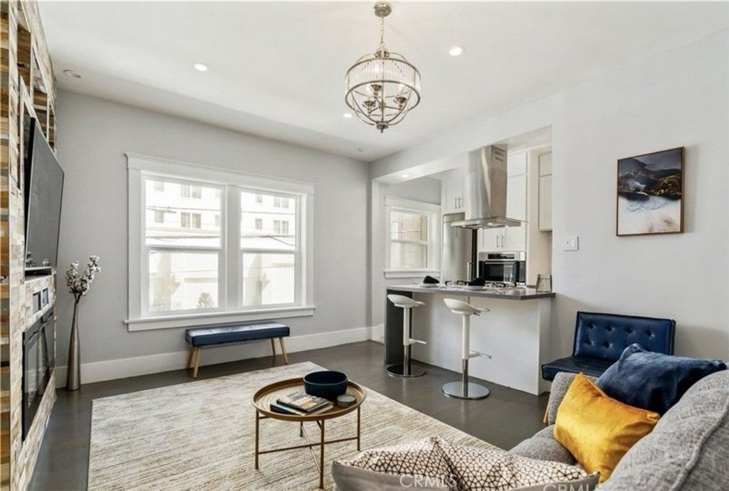 325 W 3rd Street, Long Beach