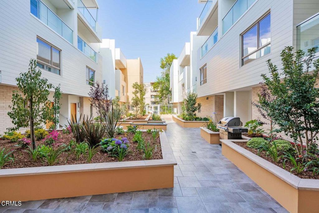 Photo of Listing #P1-24323