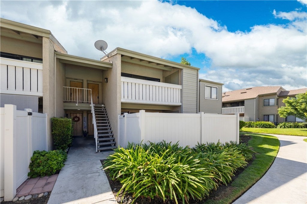 Photo of Listing #PV25228699