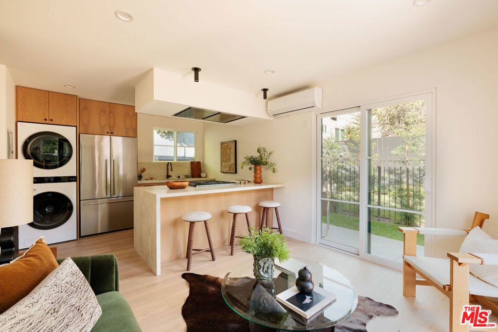 Photo of Listing #25599761