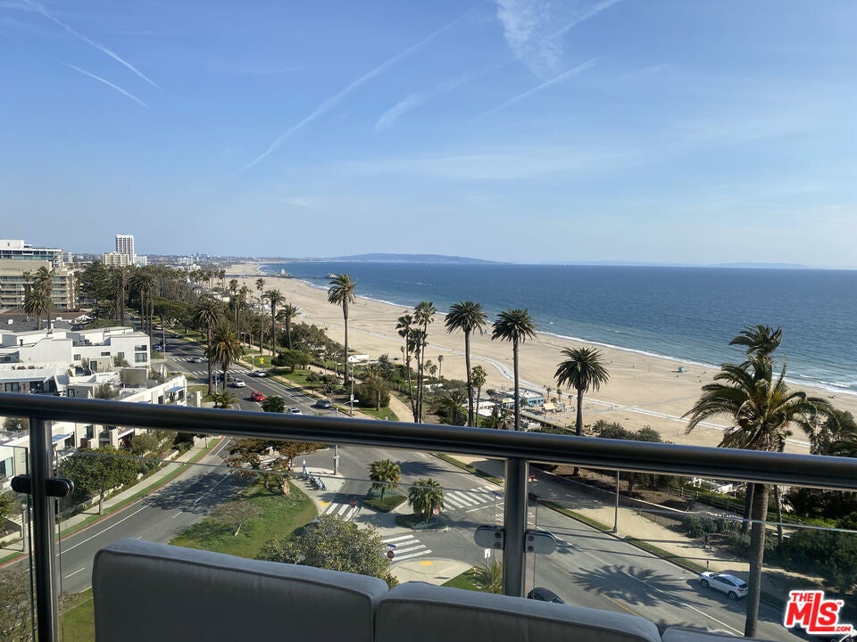 Photo of Listing #25599847