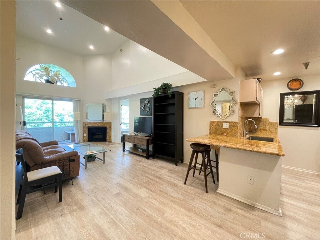 Photo of Listing #SB25229349