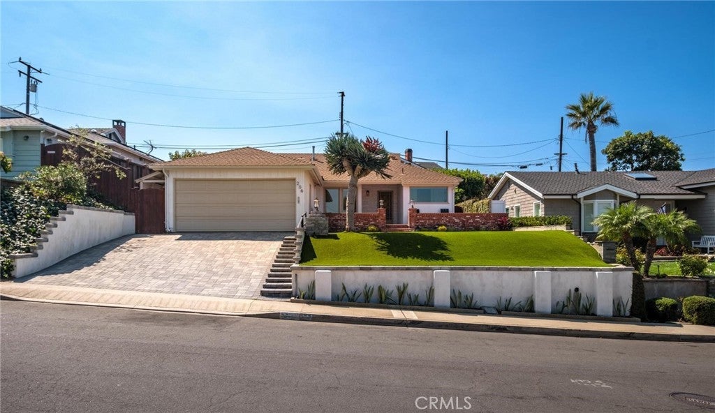 Photo of Listing #SB25230561