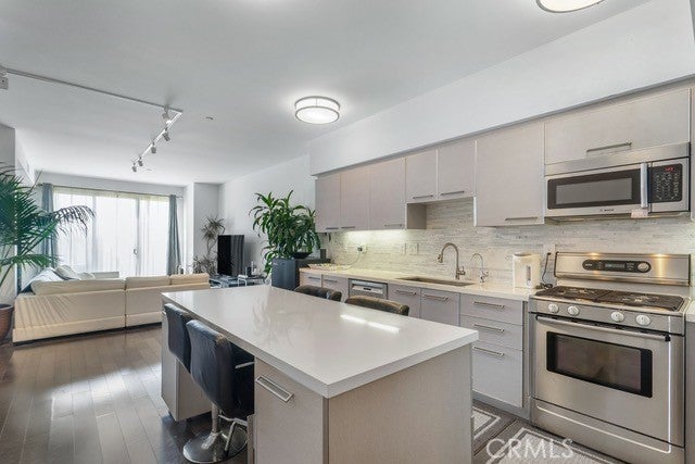 Photo of Listing #SB25231169