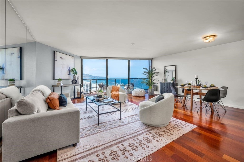 Photo of Listing #SB25231397