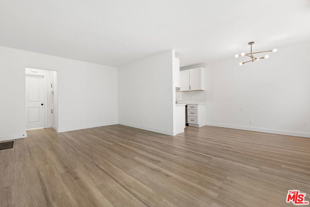 Photo of Listing #25601249