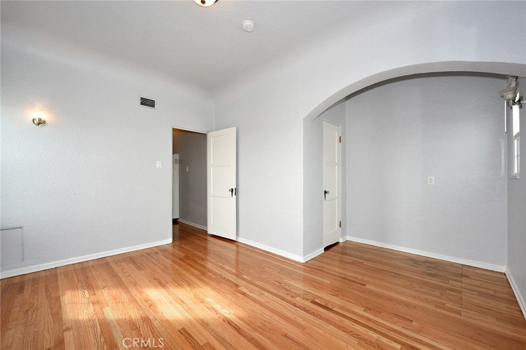 Photo of Listing #DW25232294