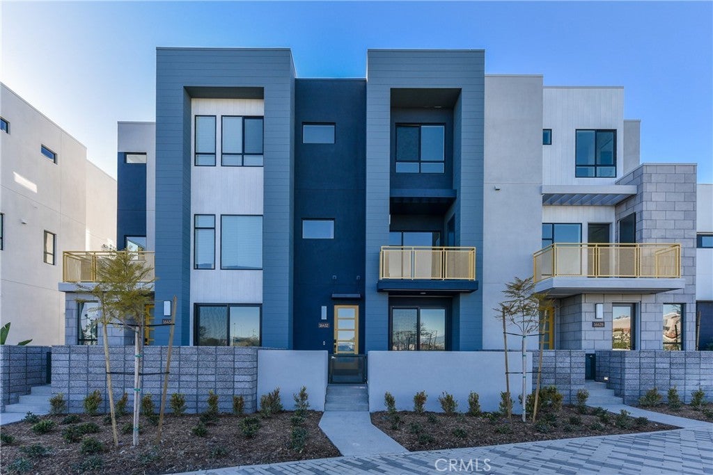 16432 Compass Avenue, Tustin