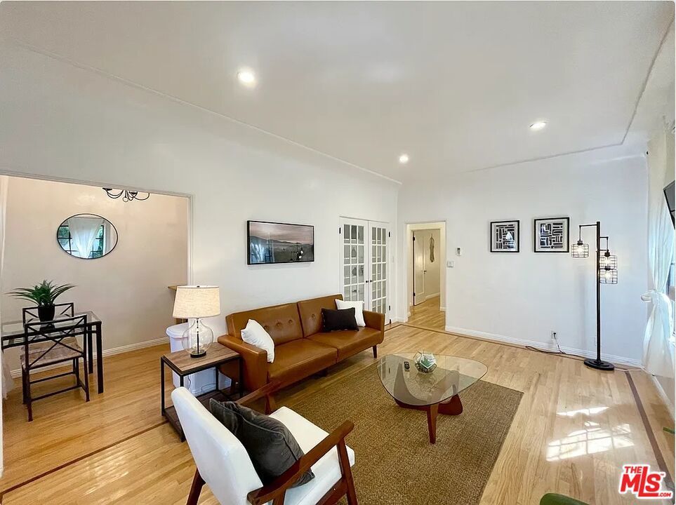 Photo of Listing #25603375