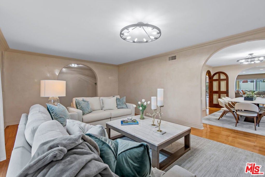 Photo of Listing #25603413