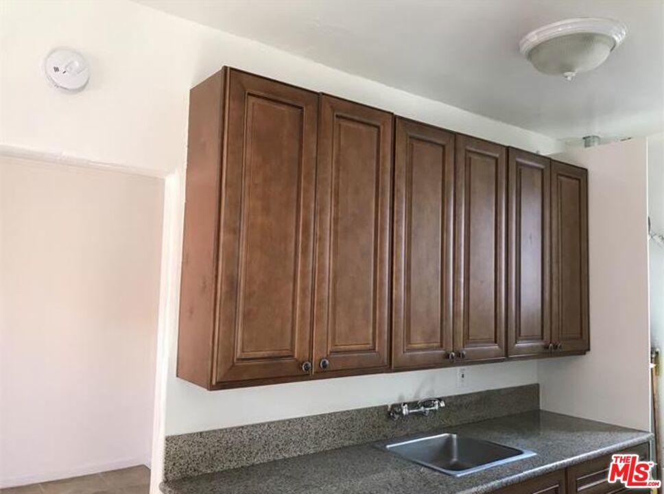 Photo of Listing #25598211