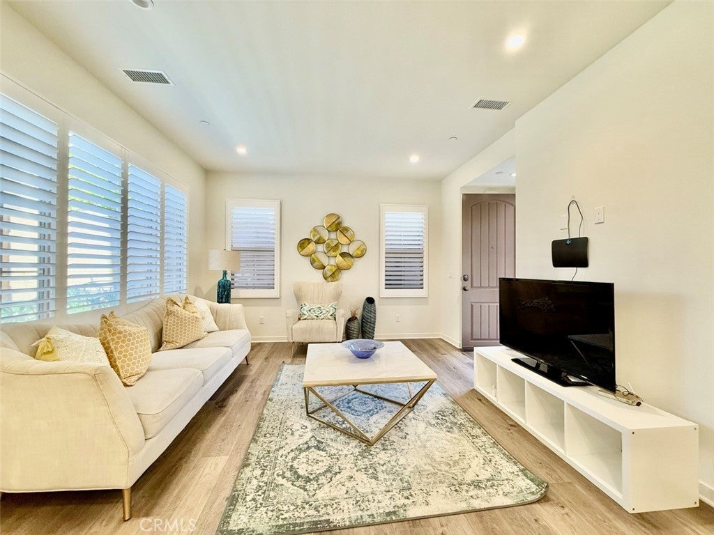 Photo of Listing #OC25235874