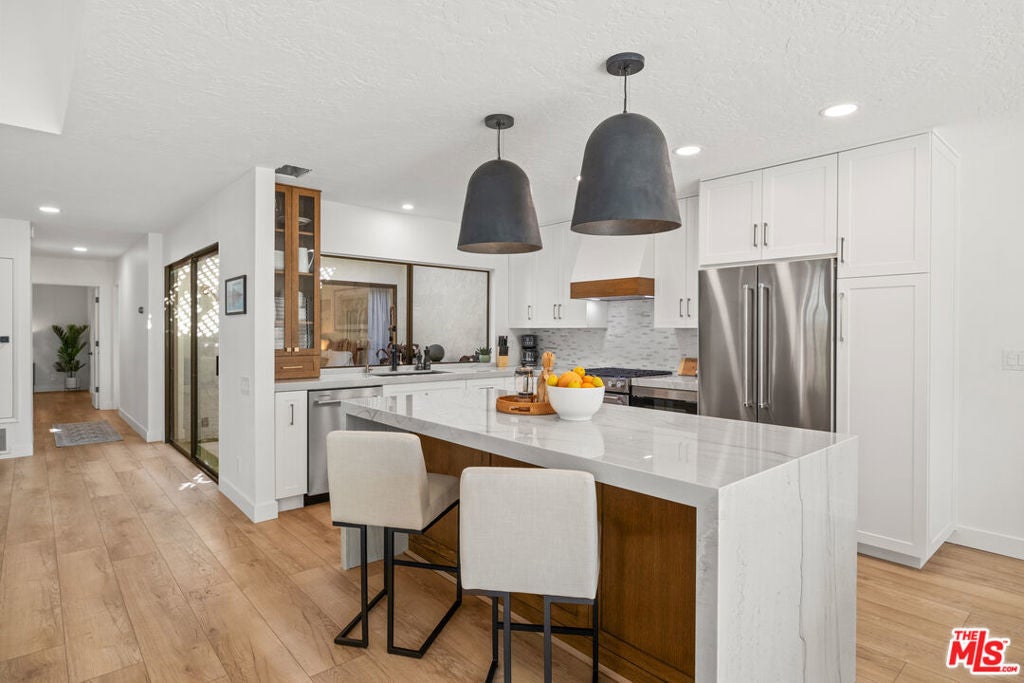 Photo of Listing #25602365