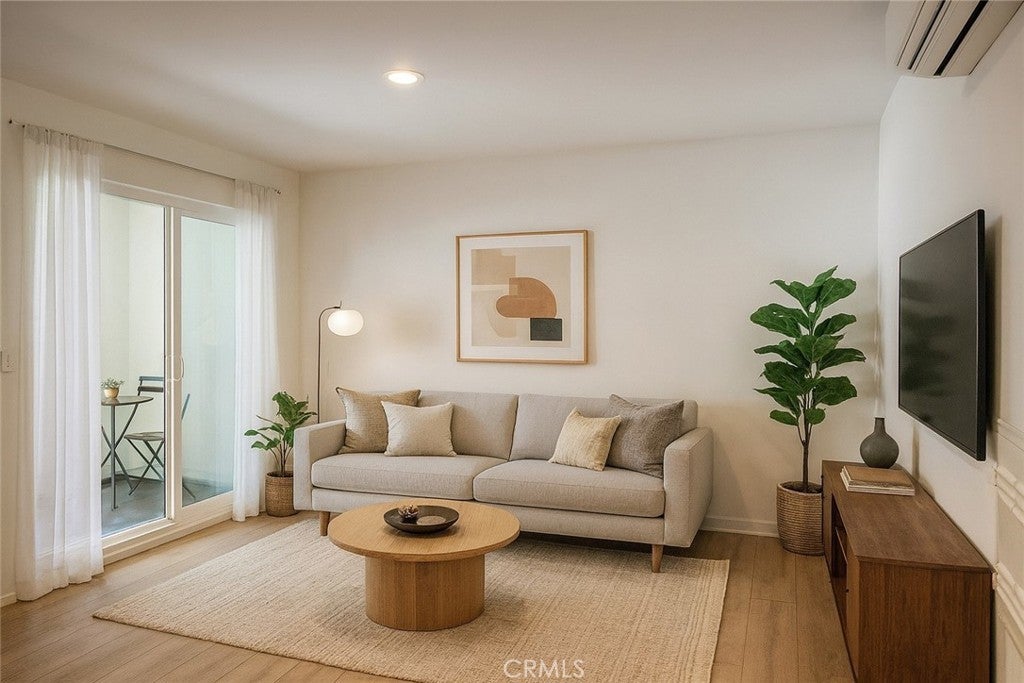 Photo of Listing #WS25236469