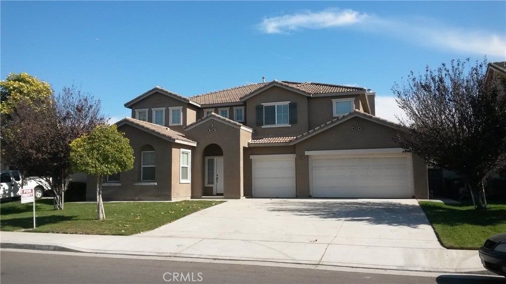 Photo of Listing #IV25237109