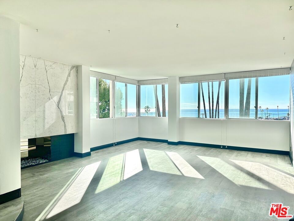 Photo of Listing #25604263