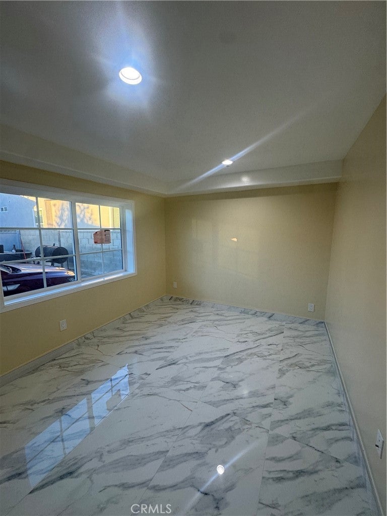 Photo of Listing #IN25235546