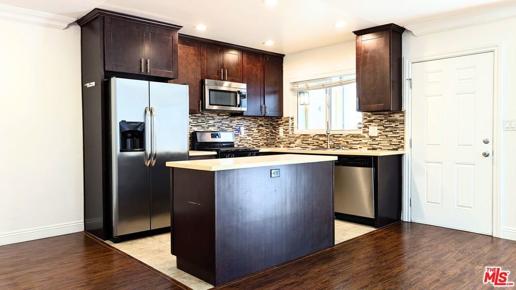 Photo of Listing #25605113