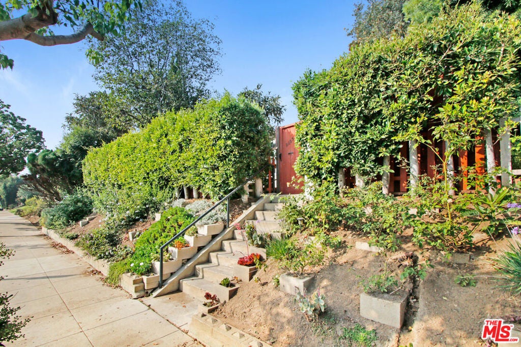 Photo of Listing #25605243