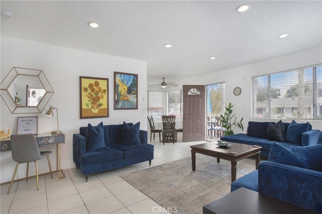 140 Avenida Algodon # B, San Clemente.