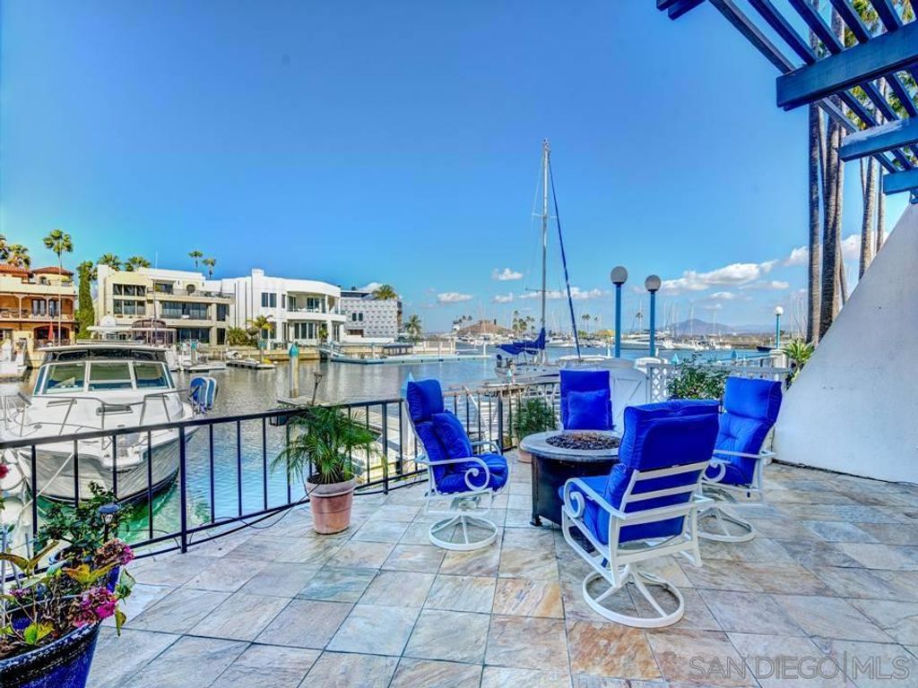 45 Antigua Court, Coronado