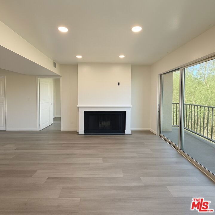 Photo of Listing #25595367