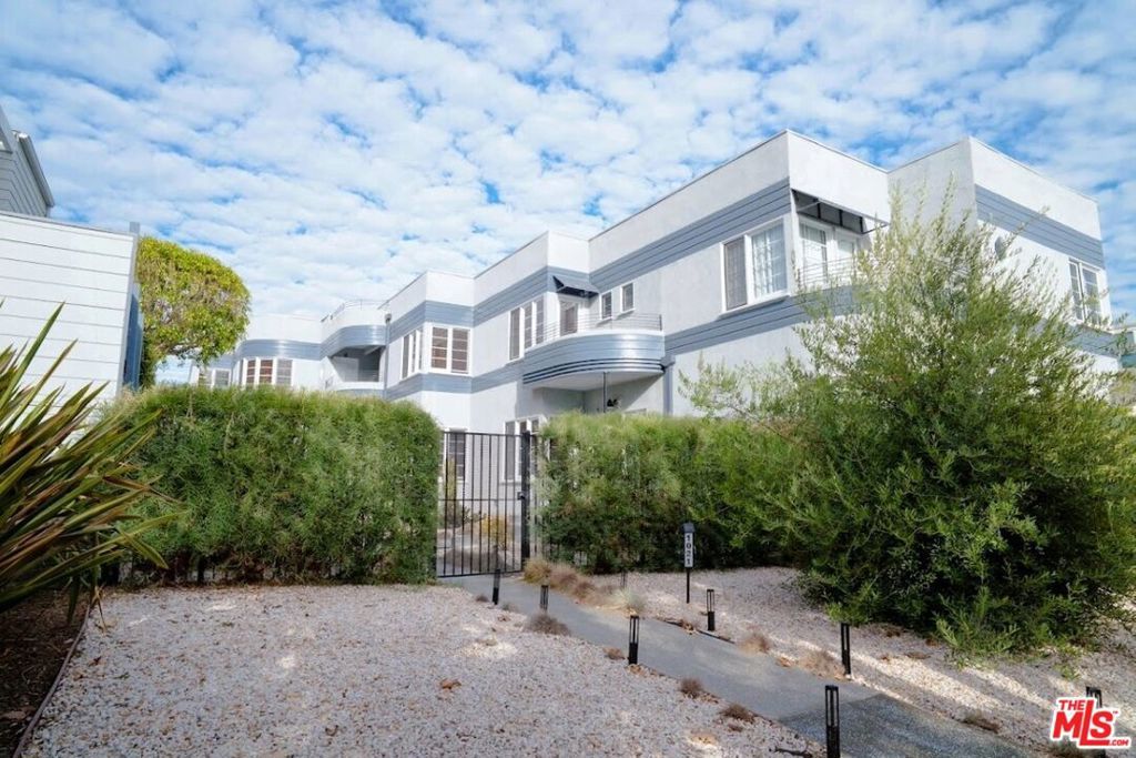 Photo of Listing #25605975