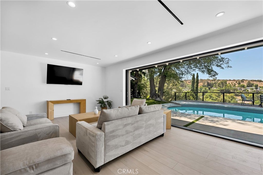 Photo of Listing #SR25239876