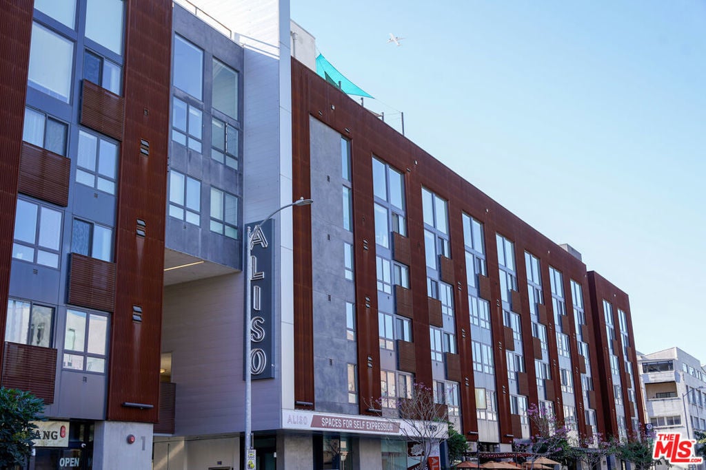 Photo of Listing #25606915