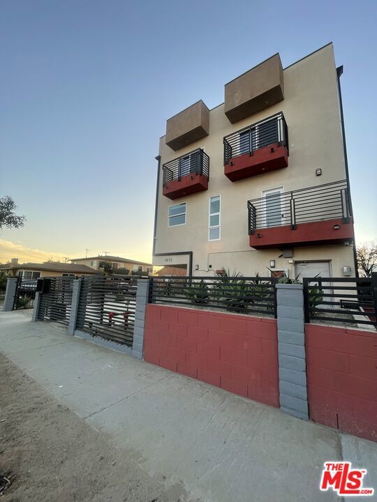 Photo of Listing #25607023