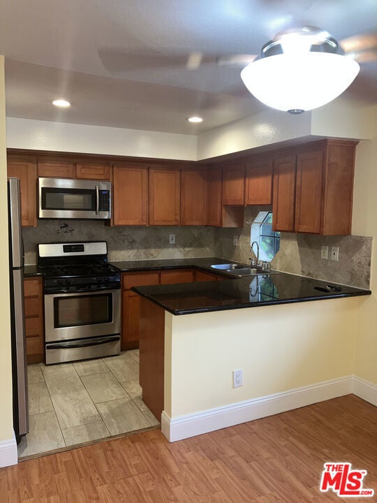 Photo of Listing #25608053