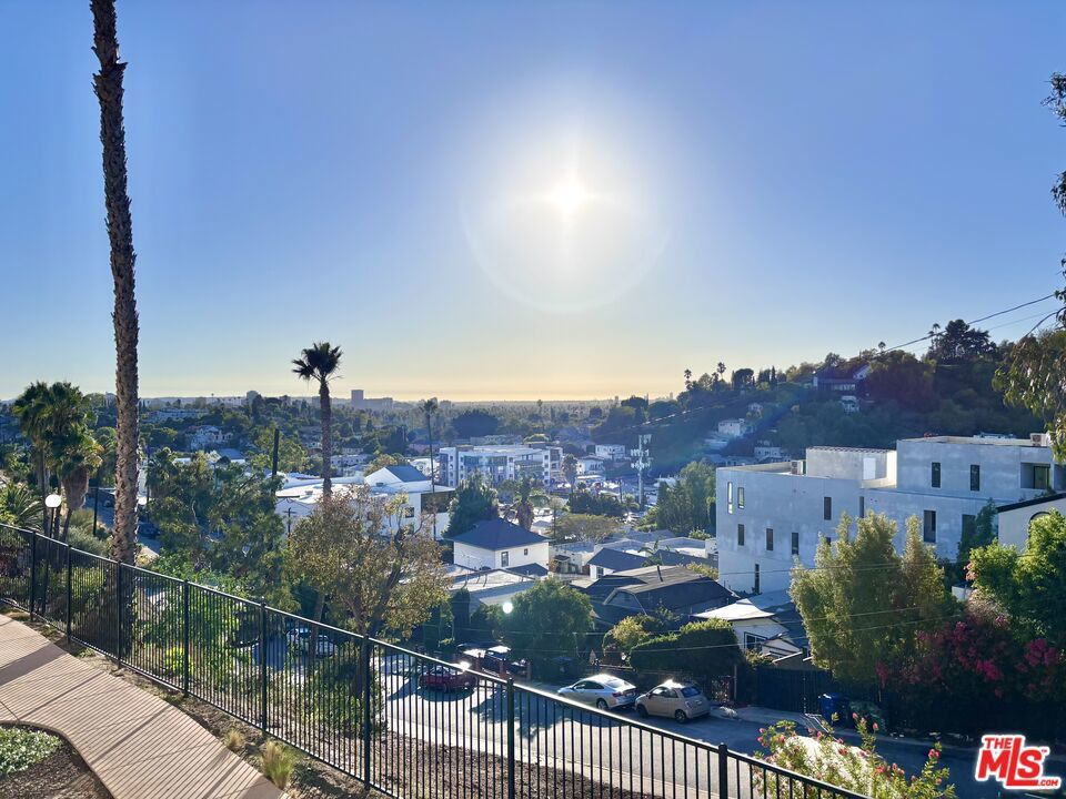 Photo of Listing #25608185