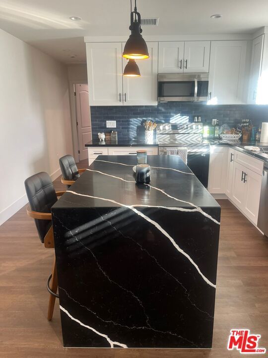 Photo of Listing #25608235