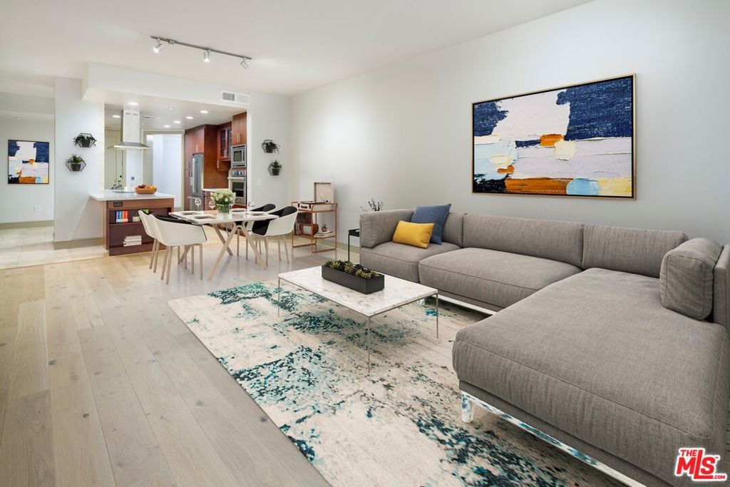 Photo of Listing #25608311