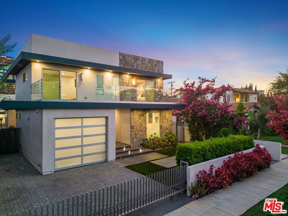 Photo of Listing #25608441