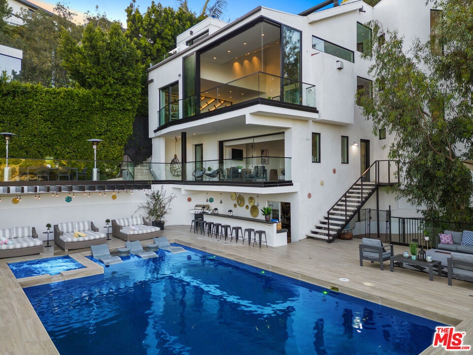 Photo of Listing #25608463